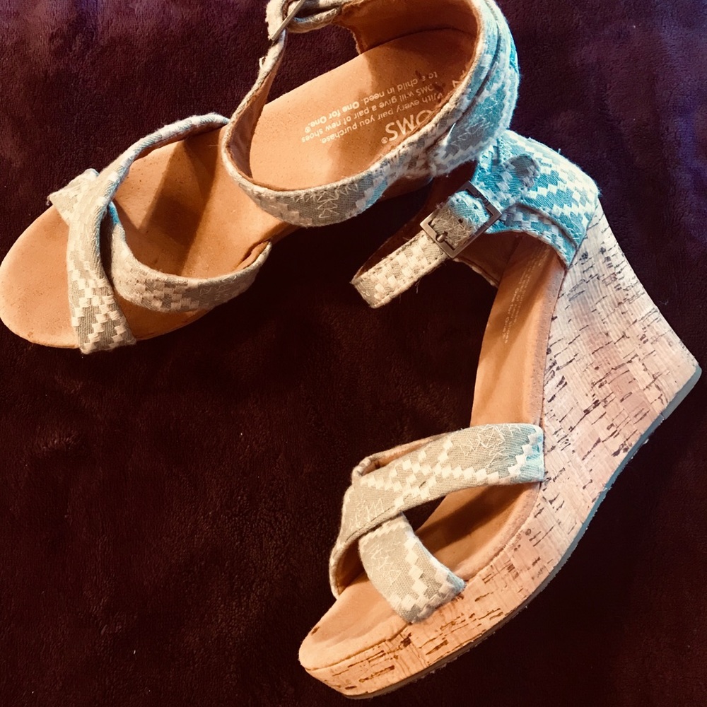 Toms tribal checkered light blue wedges